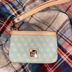 VINTAGE DOONEY & BOURKE CARD HOLDER WRISTLET